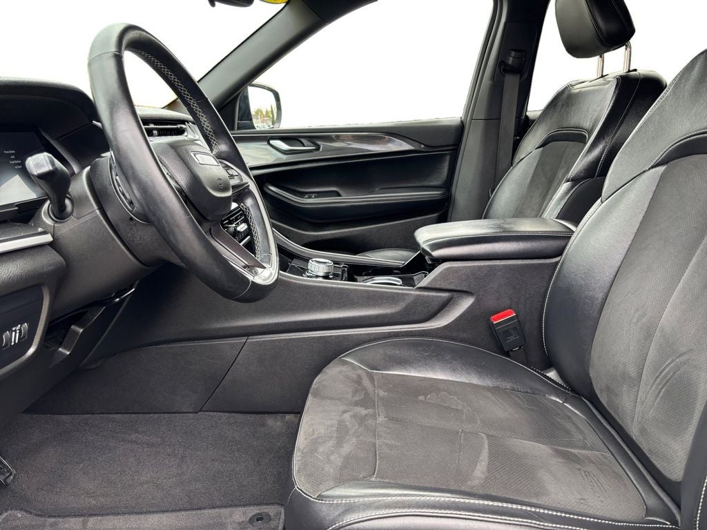 2022 Jeep Grand Cherokee L Altitude
