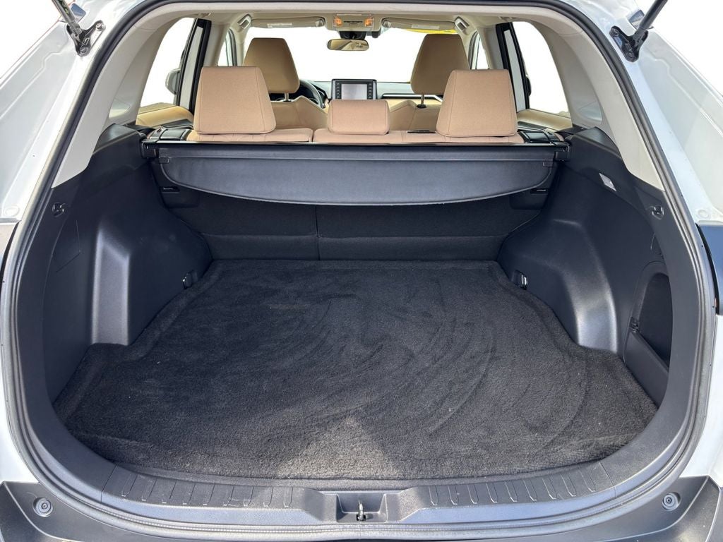 2020 Toyota RAV4 Hybrid XLE