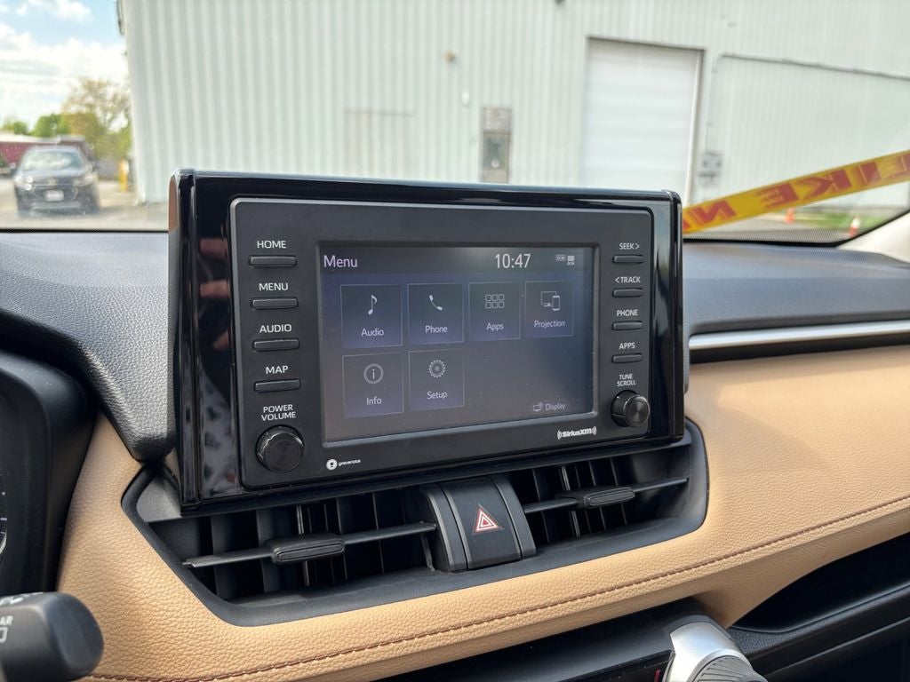 2020 Toyota RAV4 Hybrid XLE