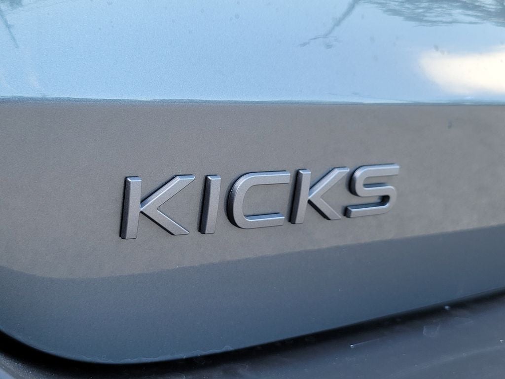 2025 Nissan Kicks SV