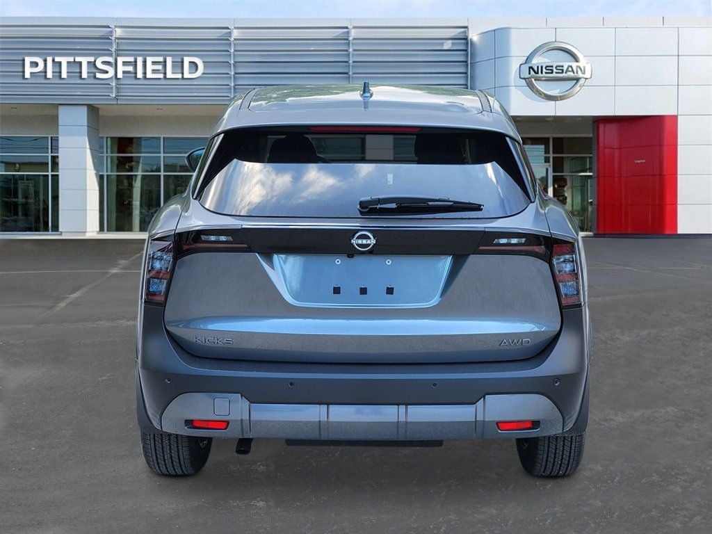 2025 Nissan Kicks SV