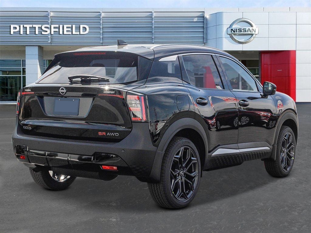 2025 Nissan Kicks SR