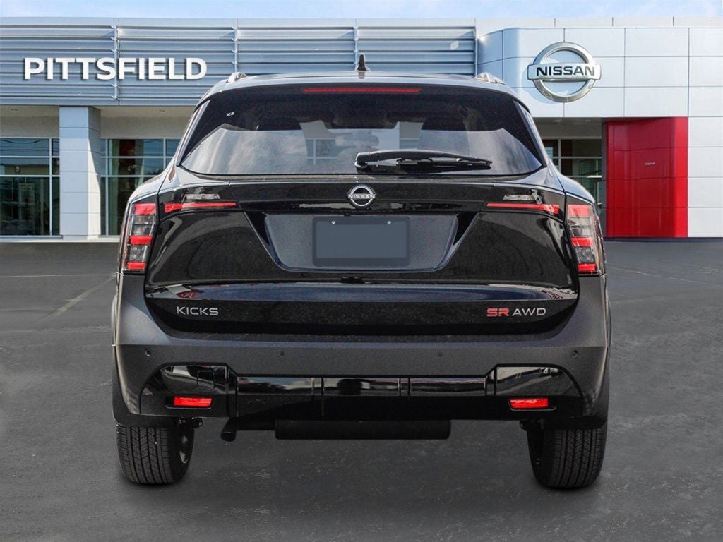 2025 Nissan Kicks SR
