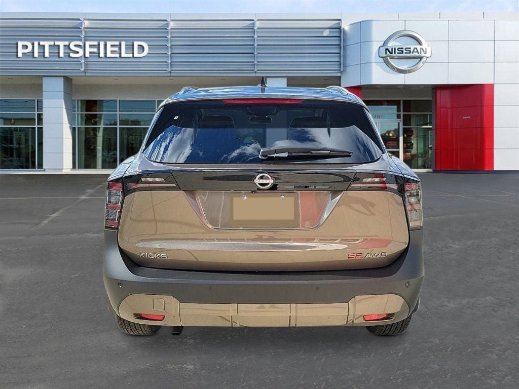 2026 Nissan Kicks SR