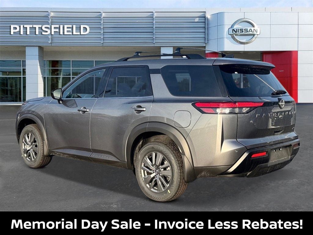 2026 Nissan Pathfinder SV
