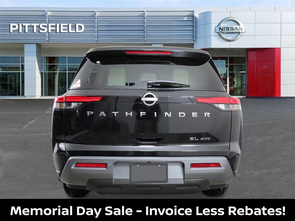 2026 Nissan Pathfinder SL