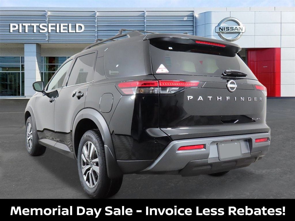 2026 Nissan Pathfinder SL