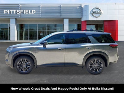 2026 Nissan Pathfinder SL
