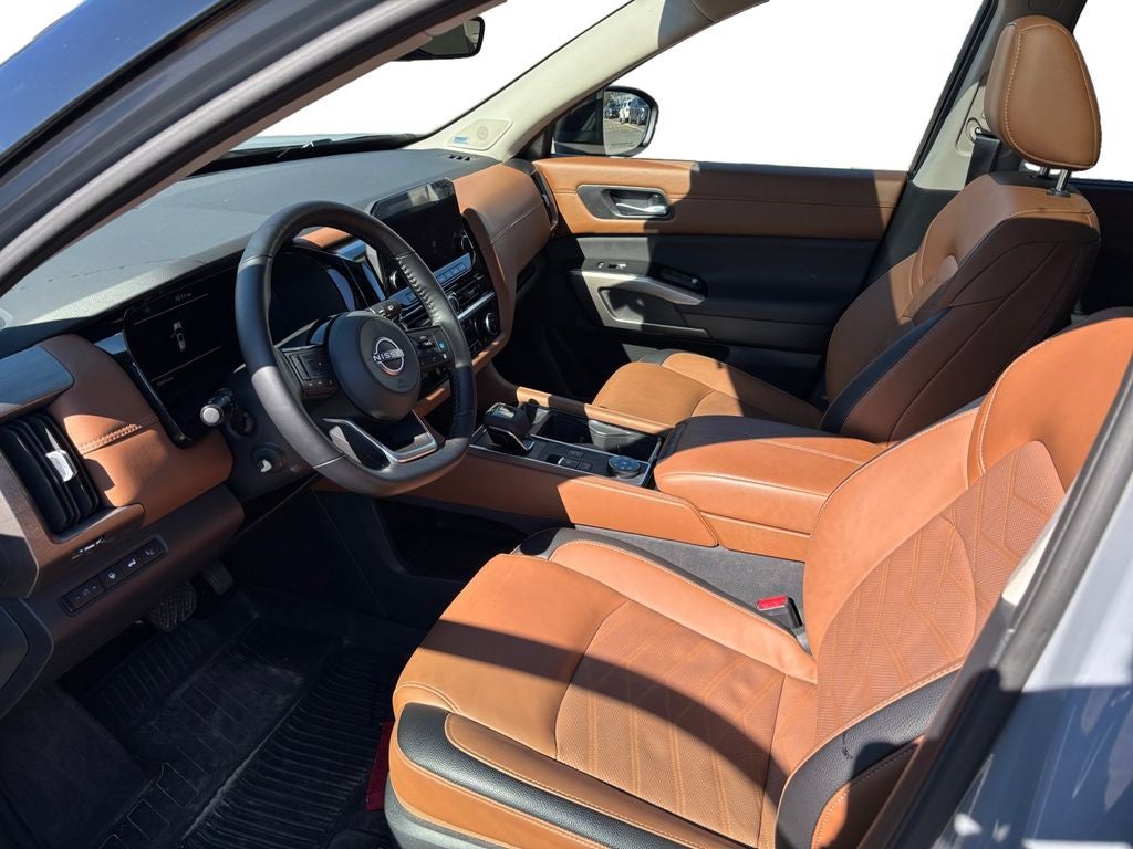 2025 Nissan Pathfinder Platinum