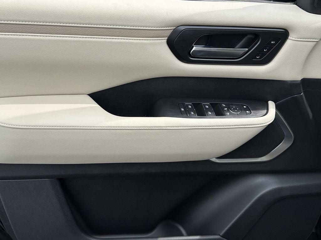 2025 Nissan Armada Platinum